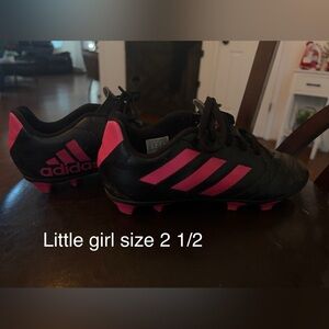 Soccer cleats
